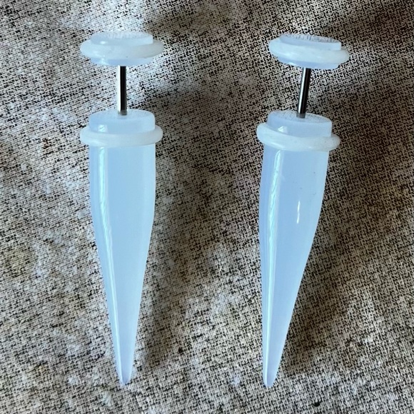 Amazon Clear Acrylic Tapered Plugs - Picture 1 of 6